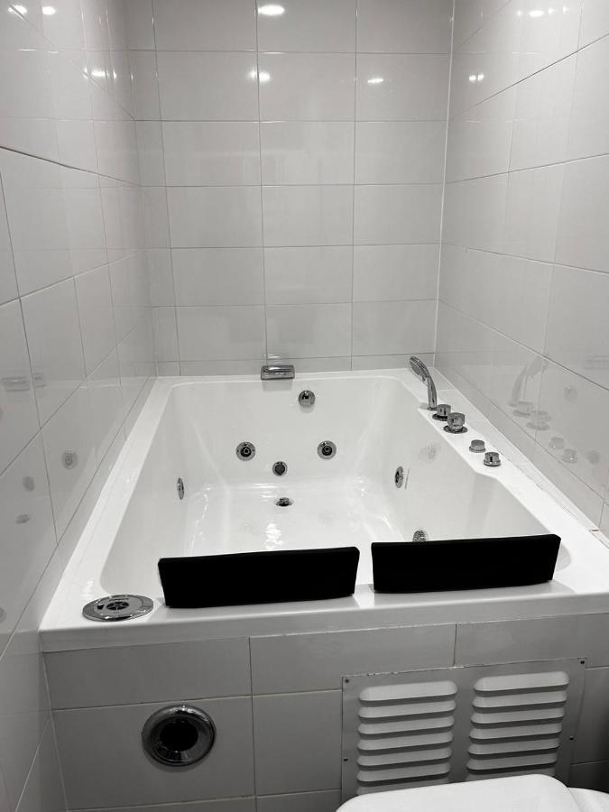 #2# Apartamento Jacuzzi Xl Sevilla Centro Buitenkant foto